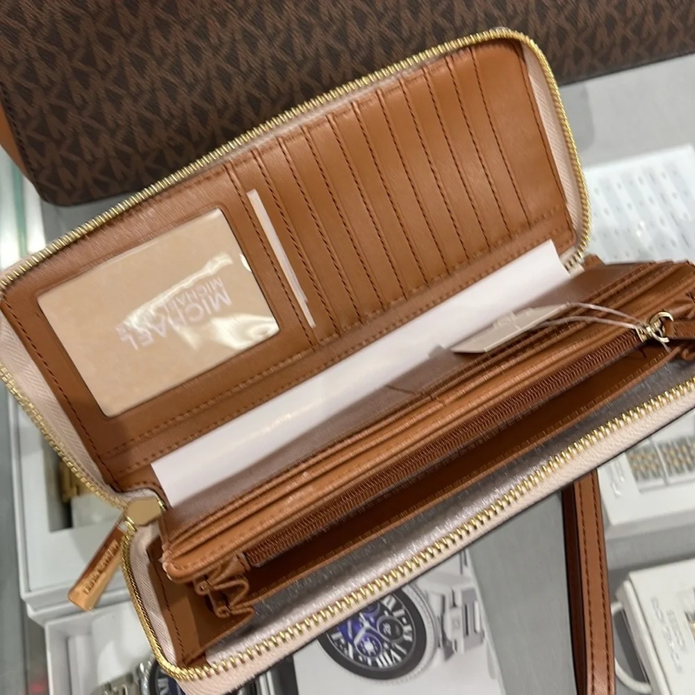 Michael Kors Jet Set Travel Large Travel CONTINENTAL wallet-wristlet-phoneholder - Picture 3 of 16